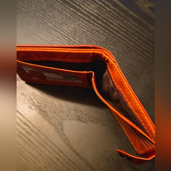 Benjamin Faux Leather Wallet - Picture 4 of 6